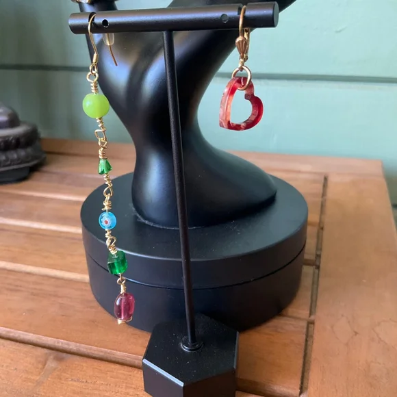 Bundle of Vintage Jewelry - Picture 2 of 8